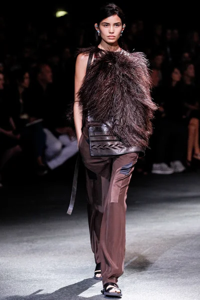 Look 29